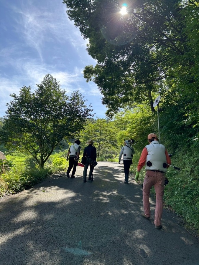「弘法山を愛する会」の活動に、あわいのもり会員等6人で草刈応援をしてきました